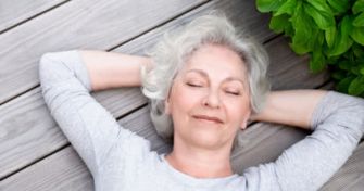 Östrogenmangel in den Wechseljahren natürlich ausgleichen! | apomio Gesundheitsblog