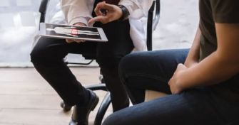 Hodenkrebs – Alles, was Sie dazu wissen müssen | apomio Gesundheitsblog