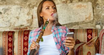 Shisha rauchen: Verborgene Gefahr? | apomio Gesundheitsblog
