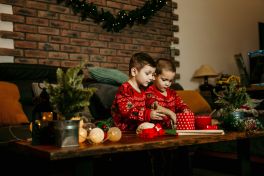 Nervensystem-Regulation für Kinder: So bleiben sie in der Weihnachtszeit ruhig | apomio Gesundheitsblog