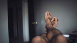 Pilzinfektionen im Winter: Warum geschlossene Schuhe das Risiko erhöhen | apomio Gesundheitsblog