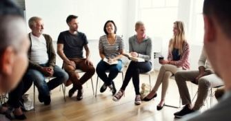 Selbsthilfegruppen: manchmal noch wichtiger als Medizin | apomio Gesundheitsblog