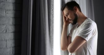 Anpassungsstörung - Symptome erkennen und dem seelischen Tief wieder entkommen | apomio Gesundheitsblog