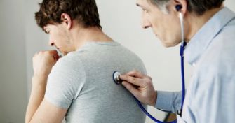 Keuchhusten rechtzeitig erkennen und behandeln | apomio Gesundheitsblog