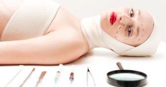 Schönheitswahn: Wenn der Körper zur Optimierungs-Baustelle wird | apomio Gesundheitsblog