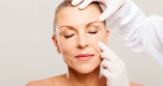 Brust, Lippen und Co.? Das sind die Gefahren bei Schönheits-OP’s | apomio Gesundheitsblog