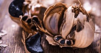 Schwarzer Knoblauch -  Wechsle auf die dunkle Seite | apomio Gesundheitsblog