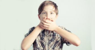 Stottern: Wenn die Worte plötzlich fehlen | apomio Gesundheitsblog