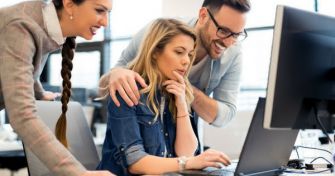 Die Vier-Tage-Woche: Mehr Produktivität dank Reduktion der Arbeitstage? | apomio Gesundheitsblog